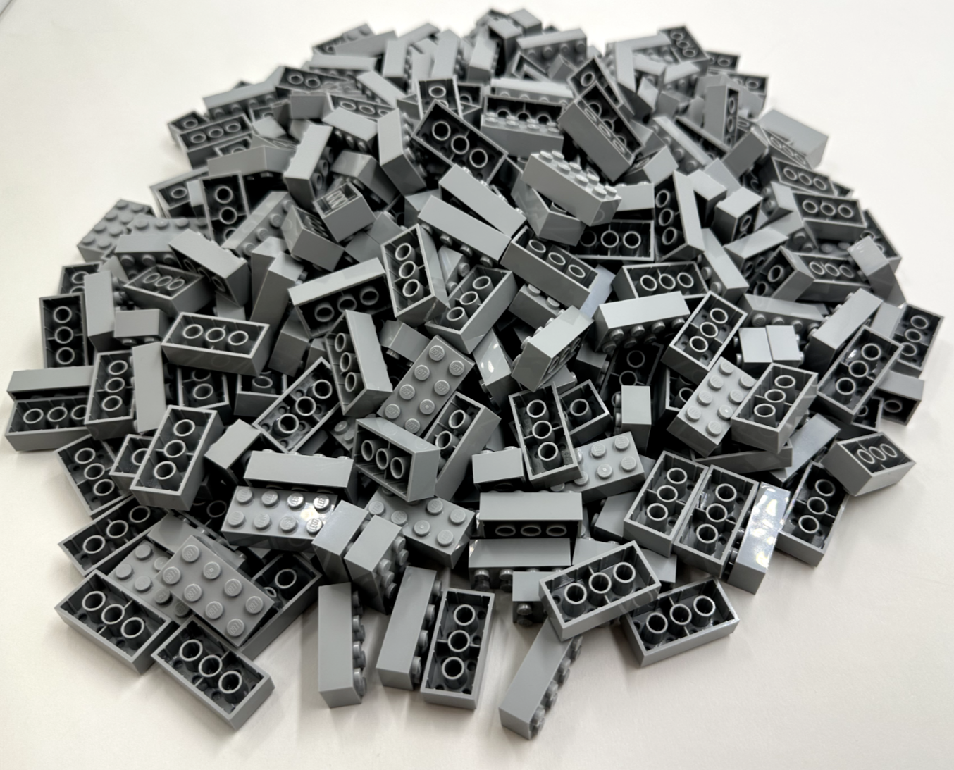 LEGO Pack of 200x New Light Bluish Gray Brick 2 x 4 BULK BRICKS