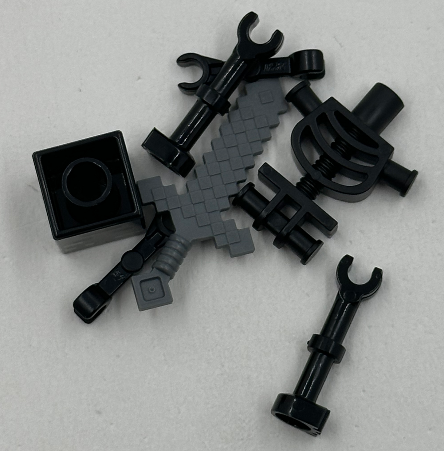 LEGO Minecraft: The Blaze Bridge NEW Wither Skeleton Minifigure with Sword 21154
