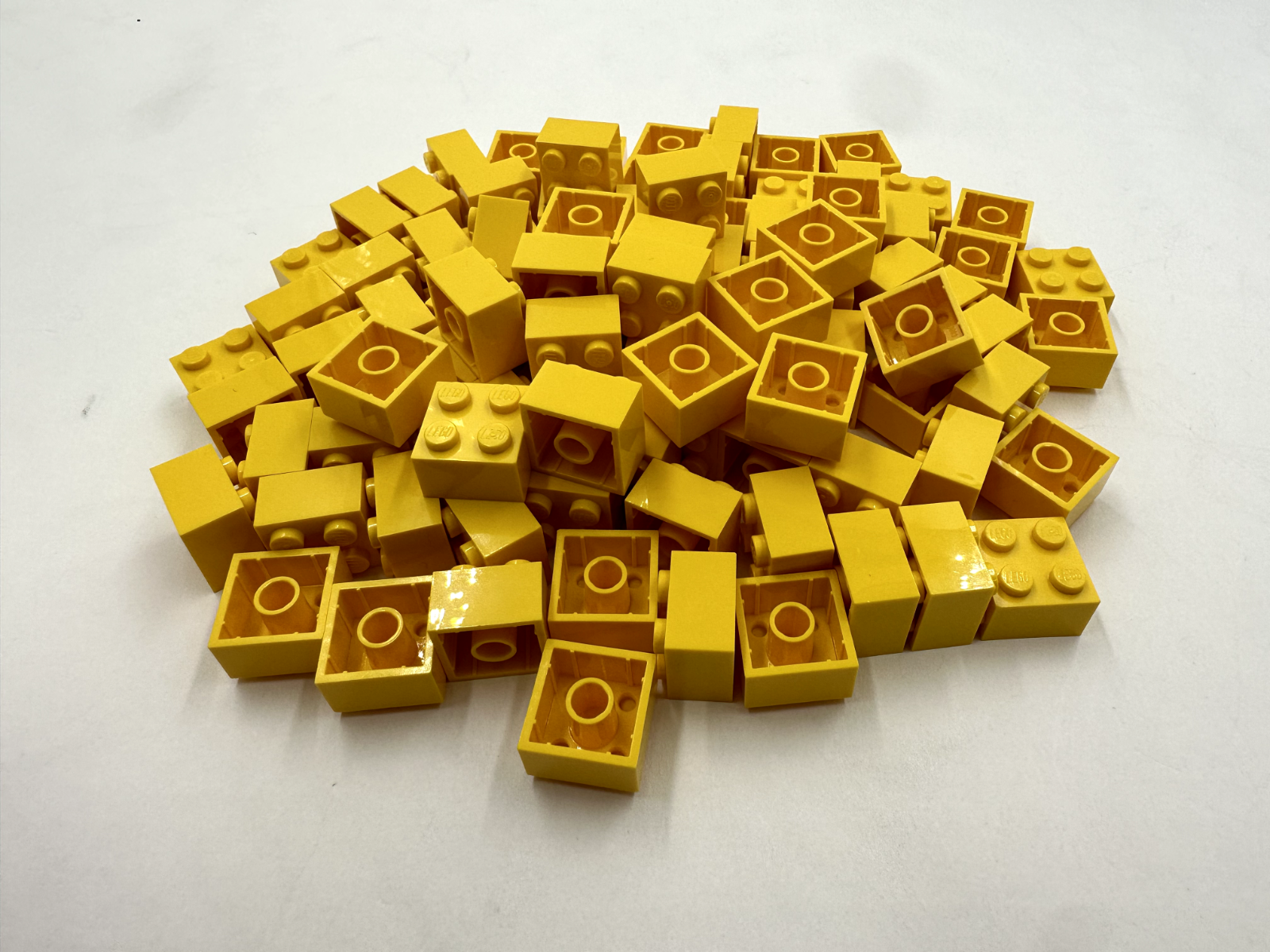 LEGO Pack of 100x New Yellow Brick 2 x 2  BULK BRICKS