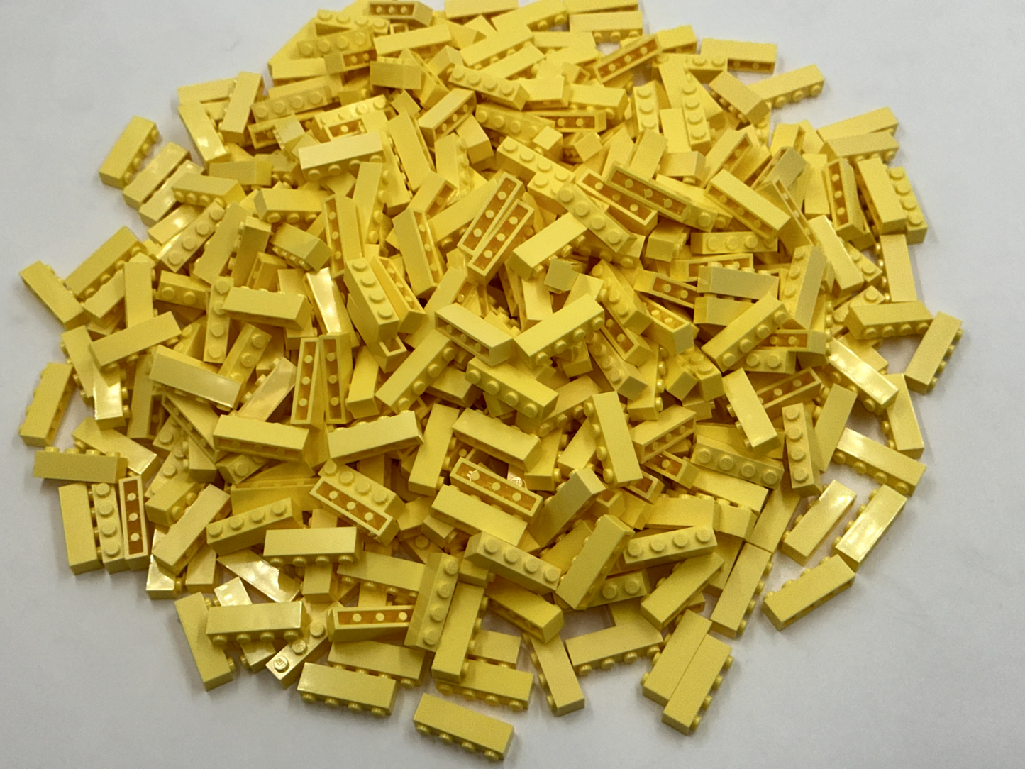 LEGO Pack of 100x New Bright Light Yellow Brick 1 x 4 BULK BRICKS
