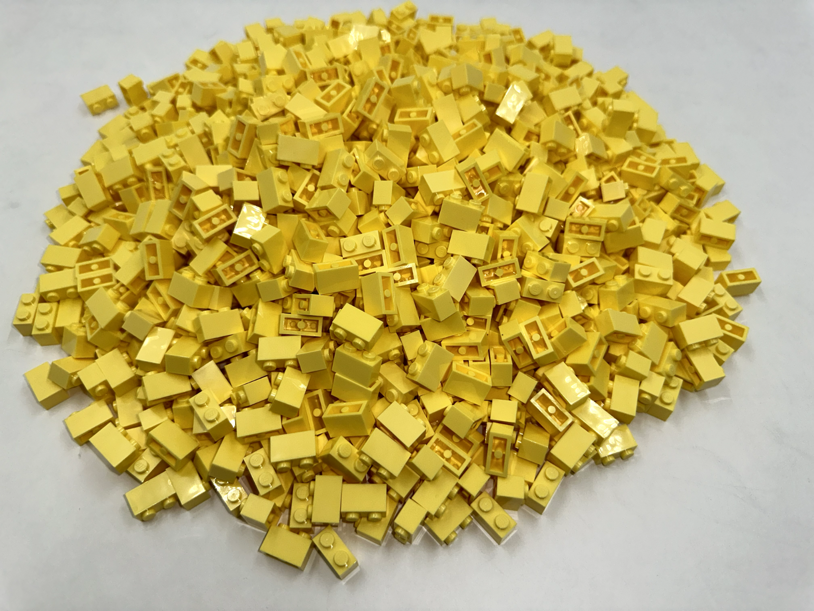 LEGO Pack of 100x New Bright Light Yellow Brick 1 x 2 BULK BRICKS