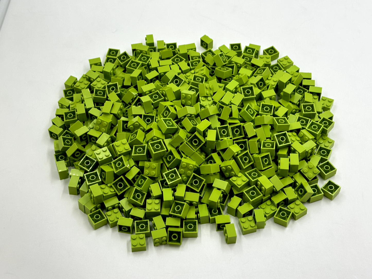 LEGO Pack of 200x New Lime Brick 2 x 2  BULK BRICKS