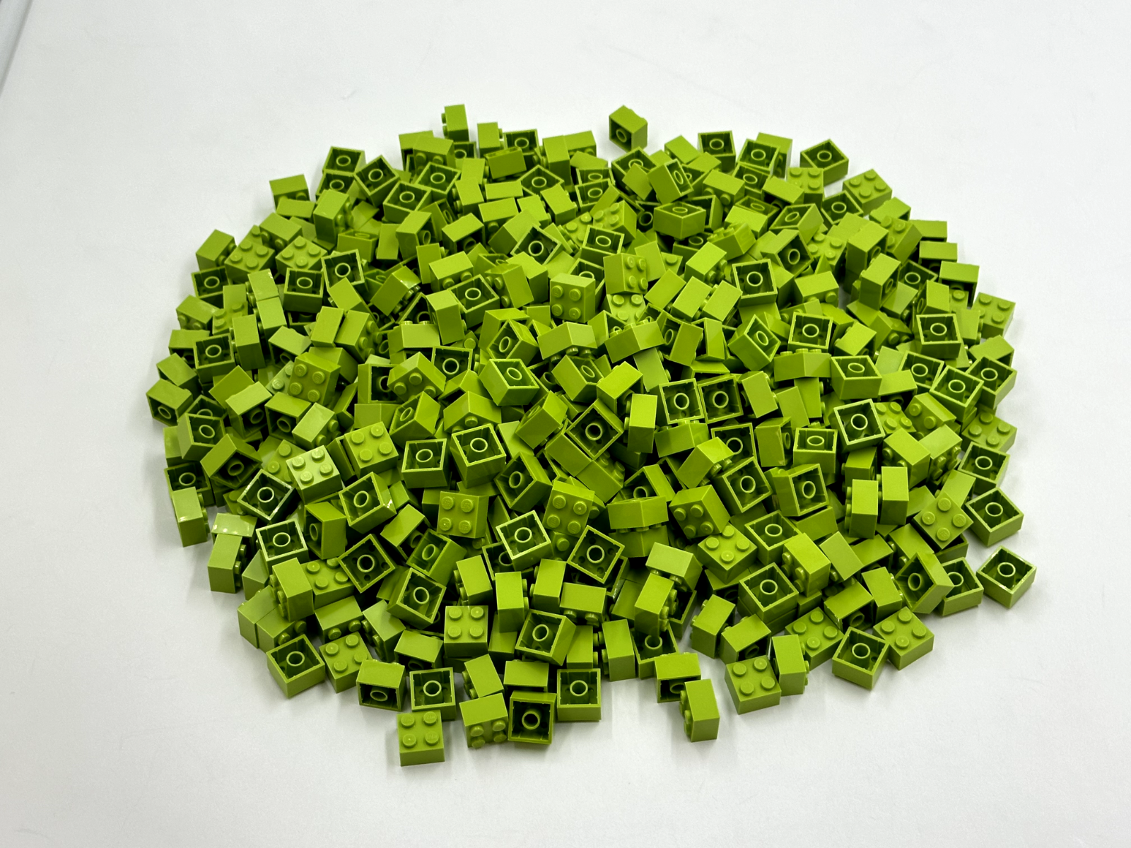 LEGO Pack of 200x New Lime Brick 2 x 2  BULK BRICKS