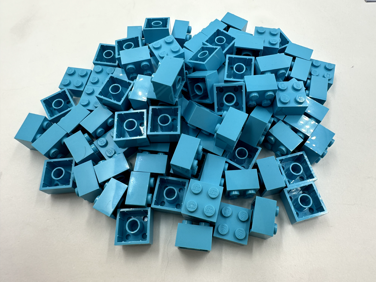 LEGO Pack of 200x New Medium Azure Brick 2 x 2  BULK BRICKS