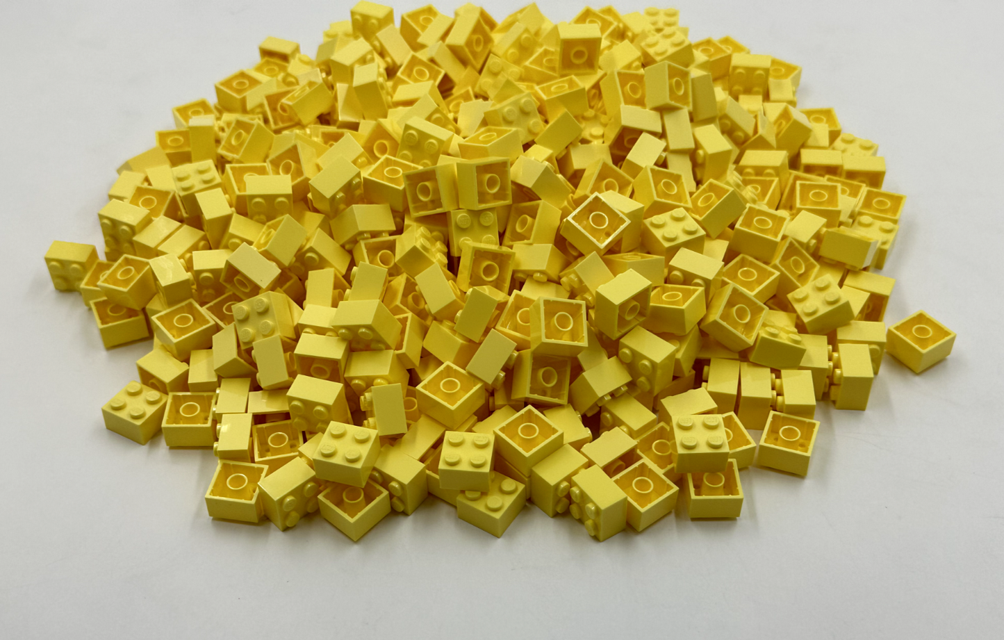 LEGO Pack of 100x New Bright Light Yellow Brick 2 x 2  BULK BRICKS