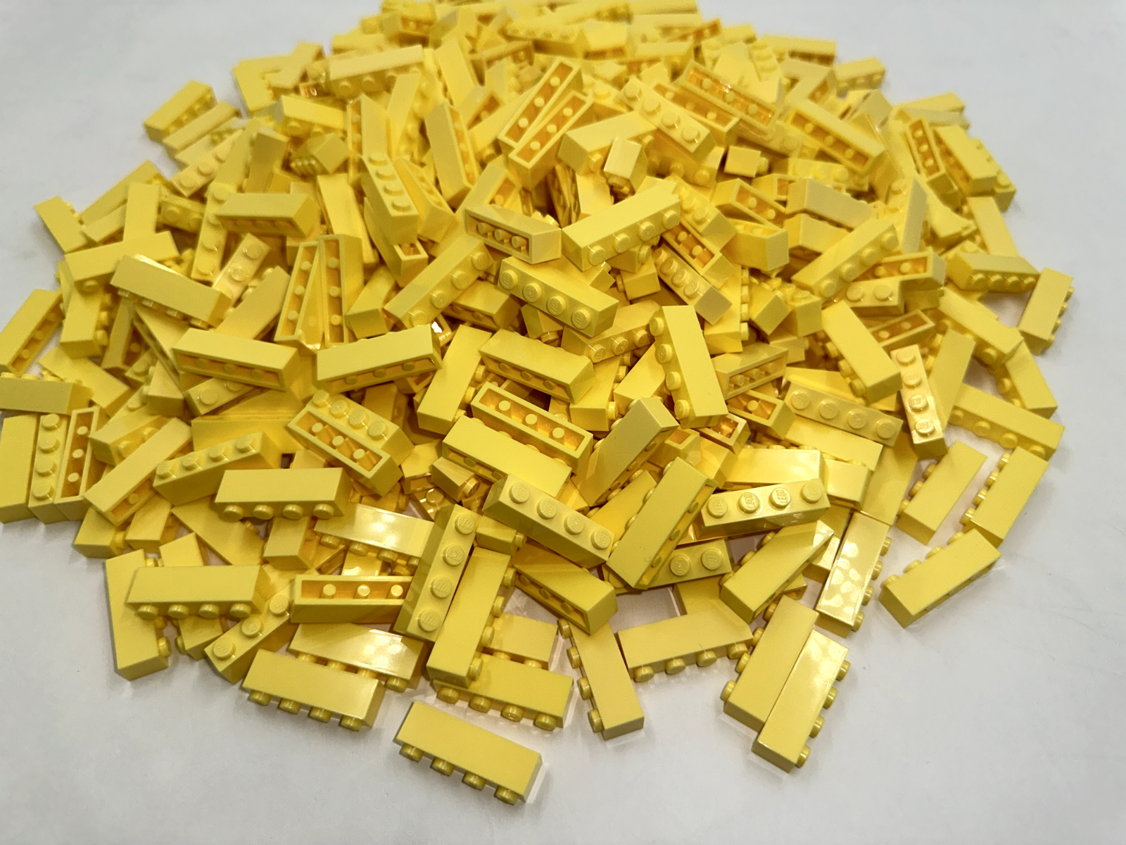 LEGO Pack of 100x New Bright Light Yellow Brick 1 x 4 BULK BRICKS