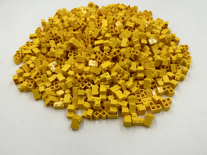 LEGO Pack of 200x New Yellow Brick 2 x 2 Corner  BULK BRICKS