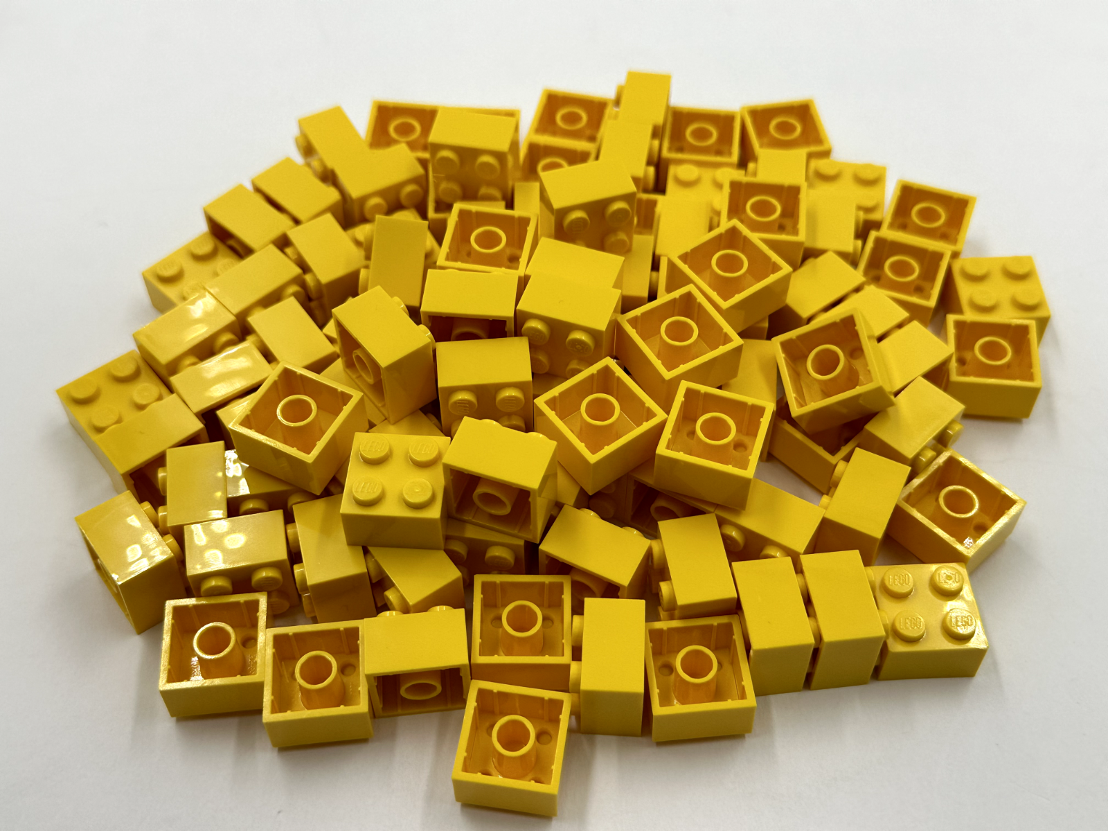 LEGO Pack of 100x New Yellow Brick 2 x 2  BULK BRICKS
