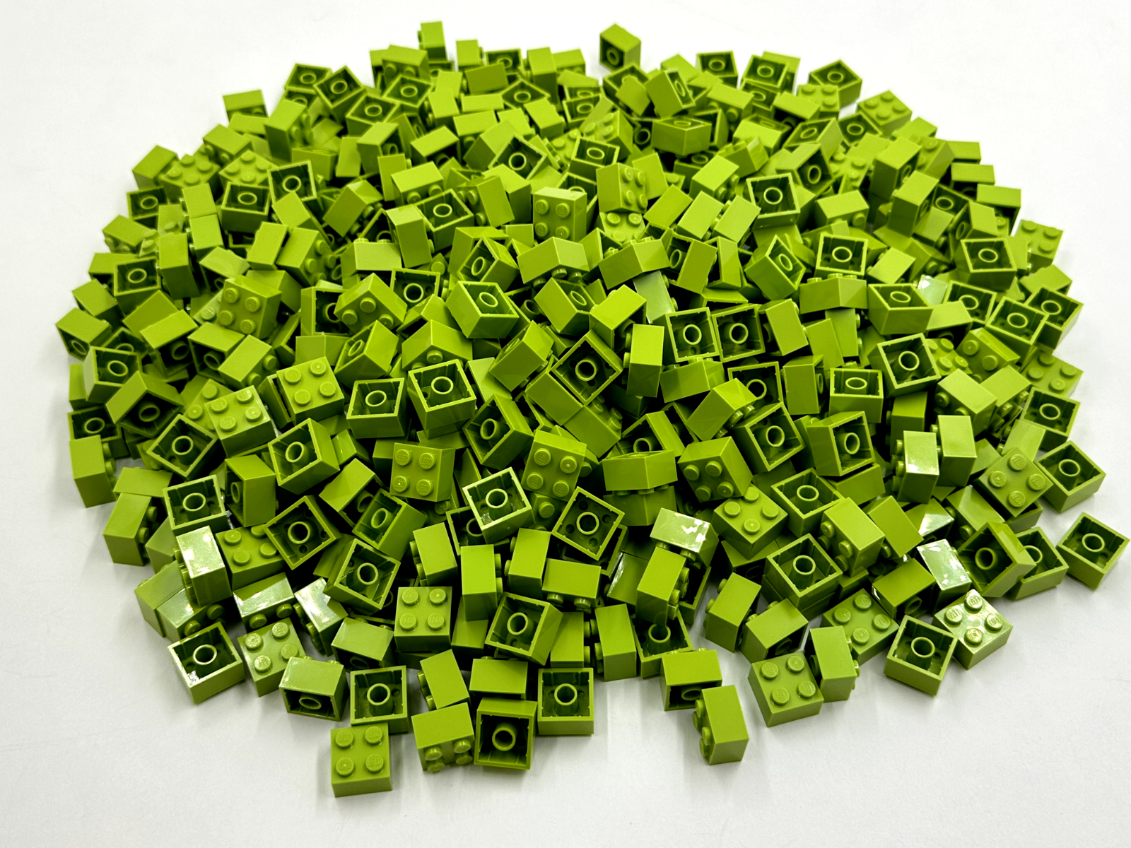 LEGO Pack of 200x New Lime Brick 2 x 2  BULK BRICKS