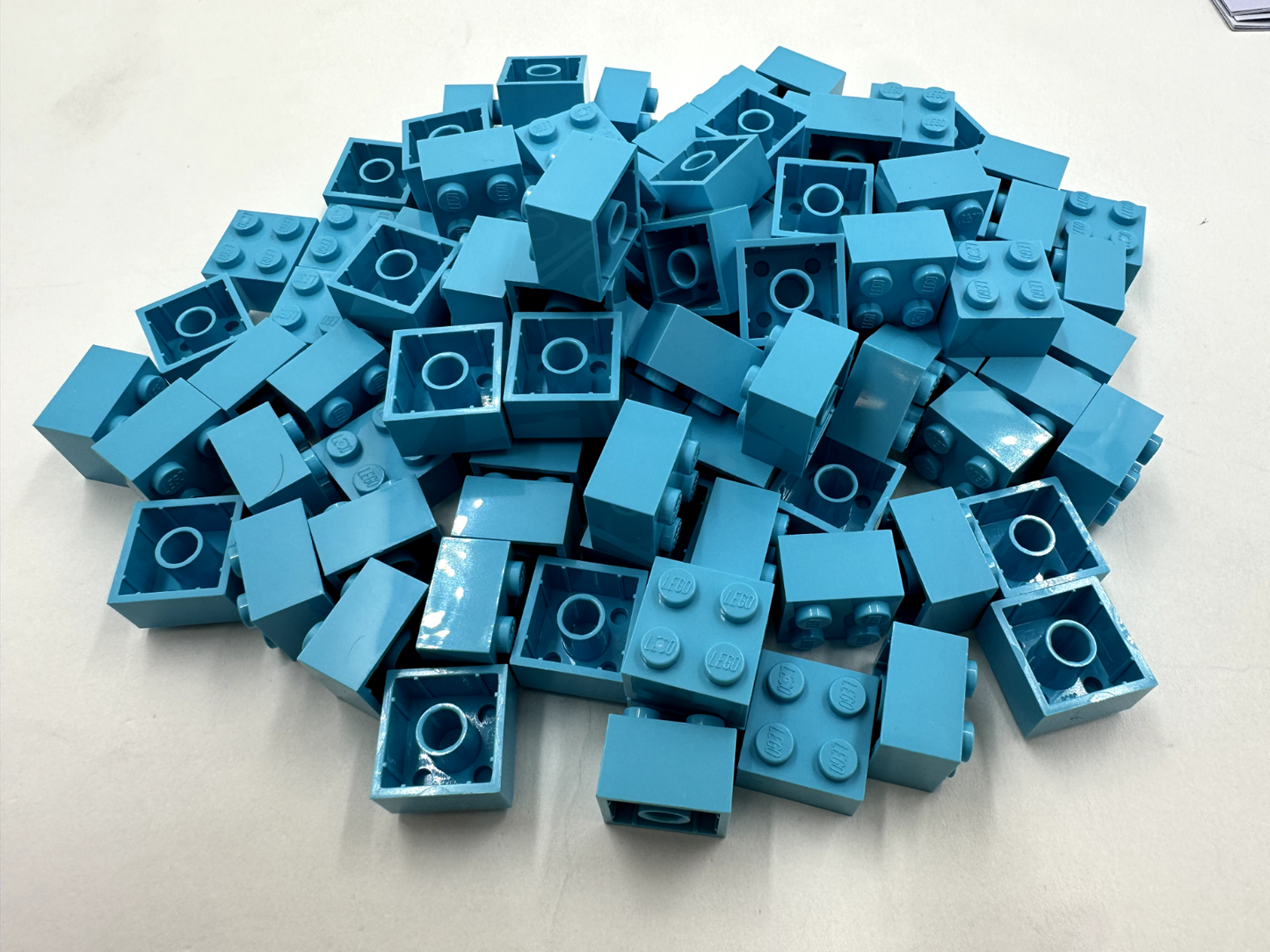 LEGO Pack of 200x New Medium Azure Brick 2 x 2  BULK BRICKS