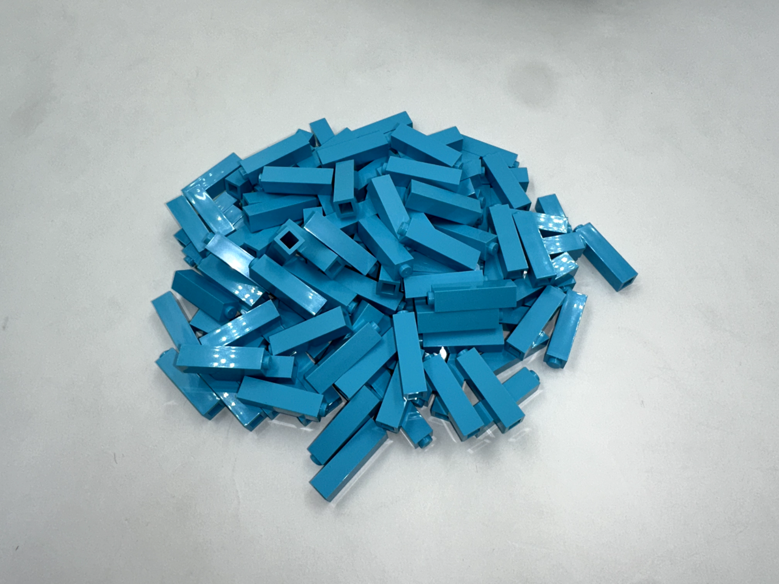 LEGO Pack of 200x New Medium Azure Brick 1 x 1 x 3 BULK BRICKS