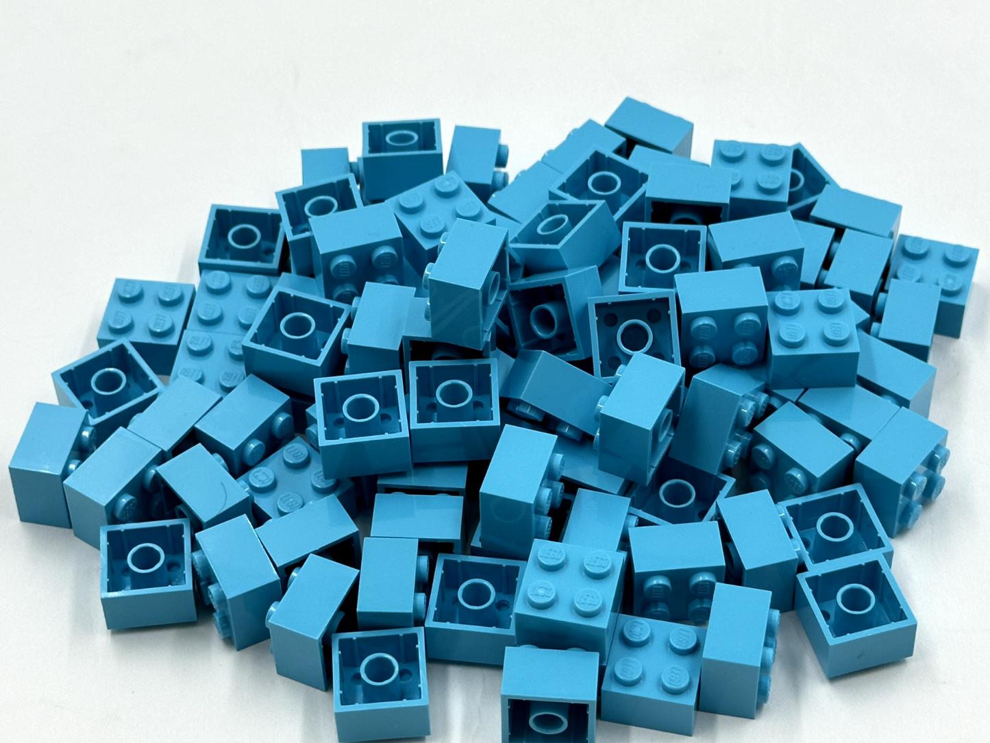 LEGO Pack of 200x New Medium Azure Brick 2 x 2  BULK BRICKS
