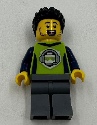 LEGO CITY: Gaming Tournament Truck: City minifigure, male, green/gray 60388 town