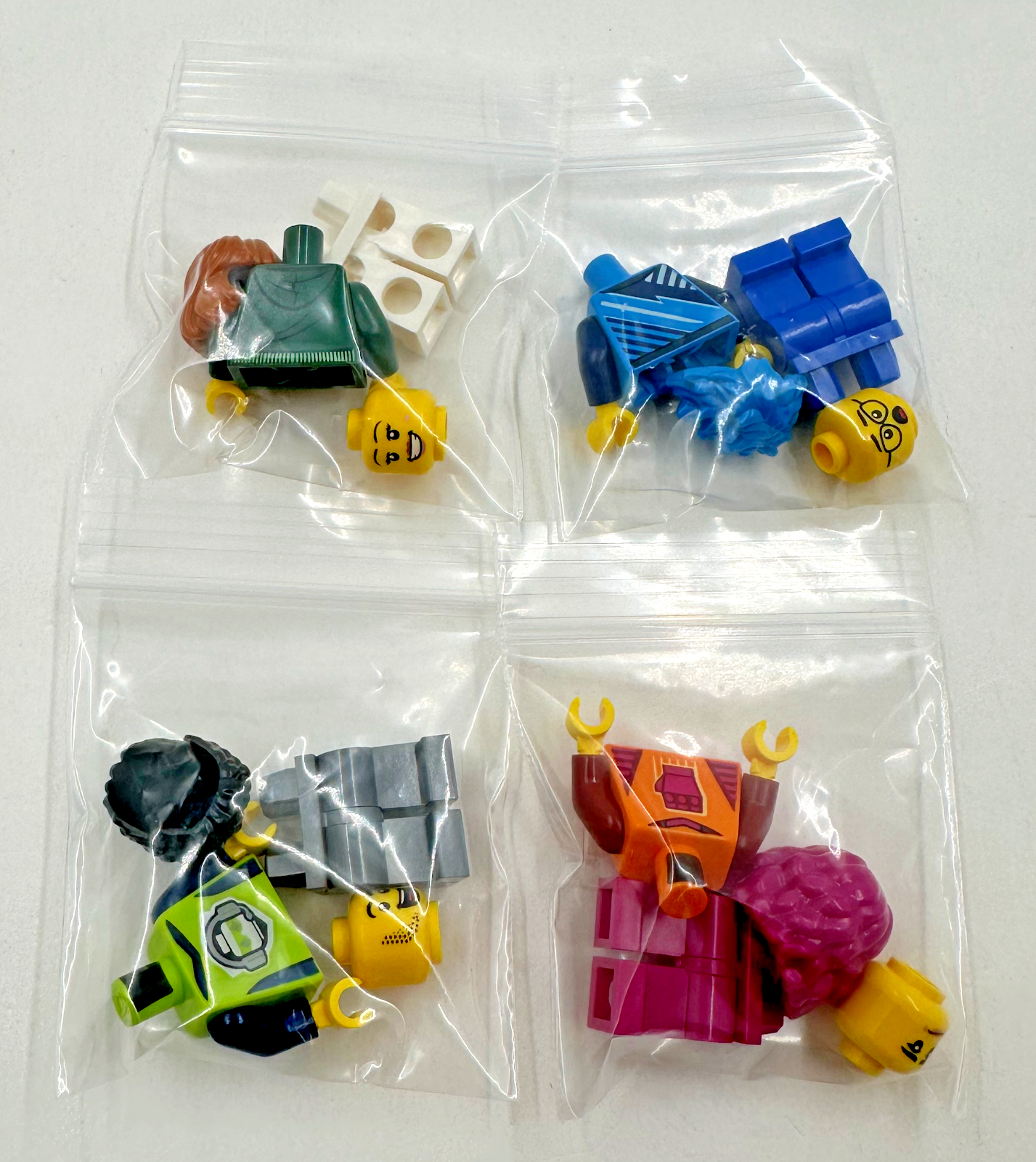 LEGO CITY: Gaming Tournament Truck: City 4 minifigure pack, male + female 60388