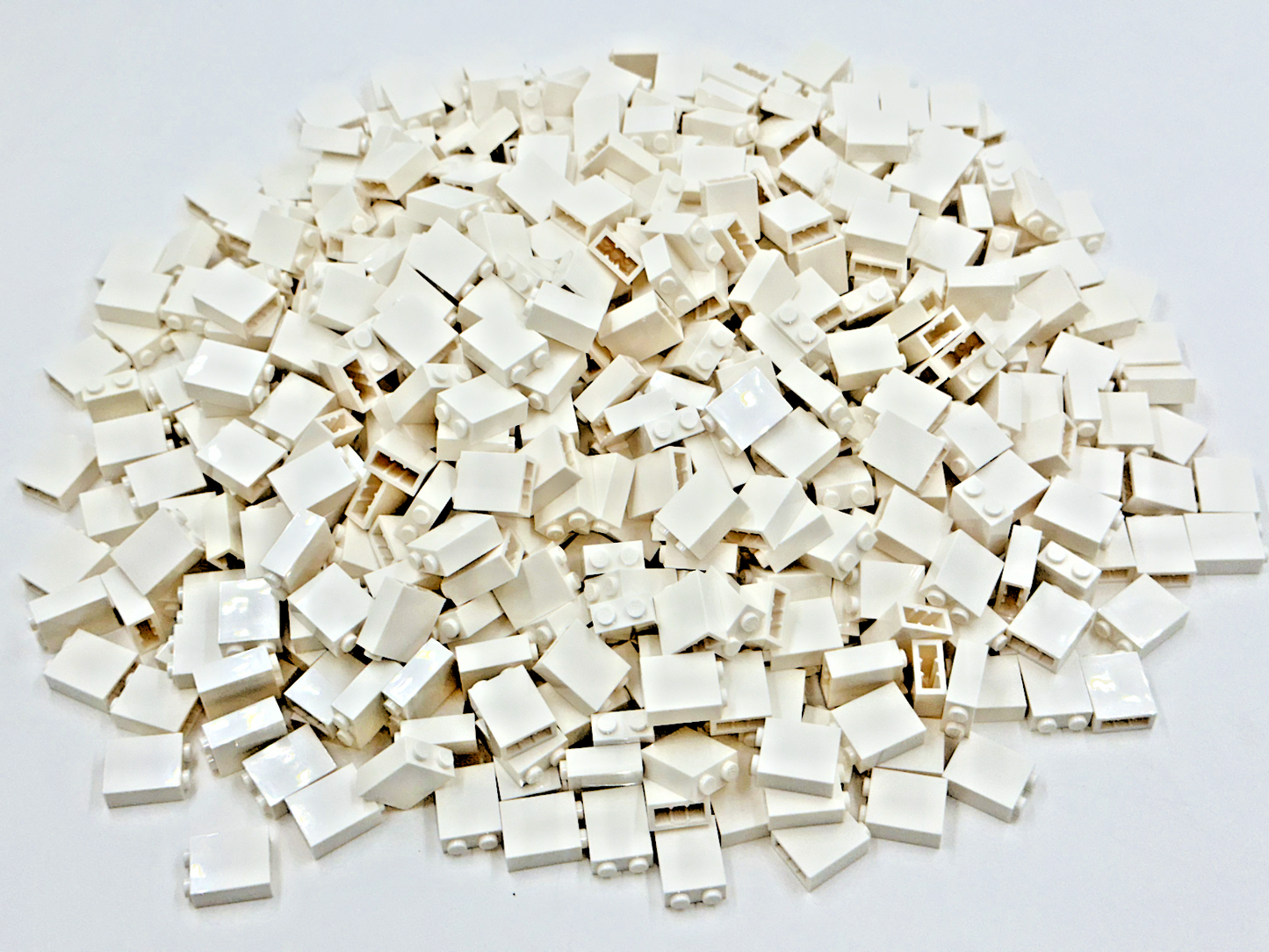 LEGO Pack of 200x New White Brick 1 x 2 x 2 BULK BRICKS