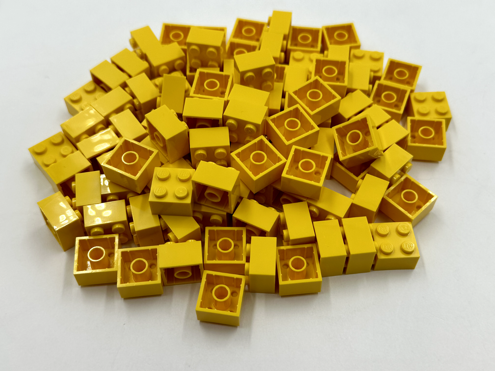 LEGO Pack of 100x New Yellow Brick 2 x 2  BULK BRICKS