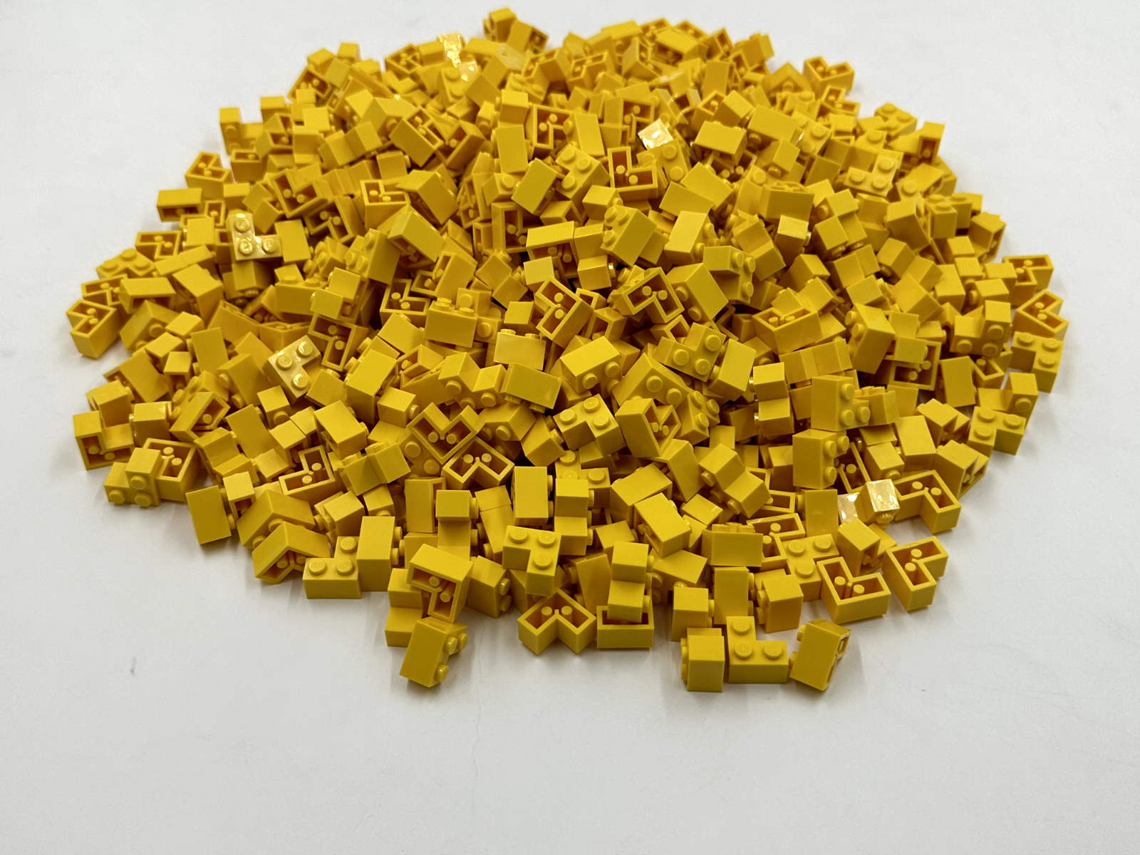 LEGO Pack of 100x New Yellow Brick 2 x 2 Corner  BULK BRICKS