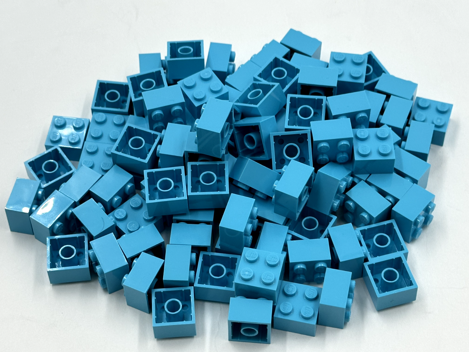 LEGO Pack of 200x New Medium Azure Brick 2 x 2  BULK BRICKS