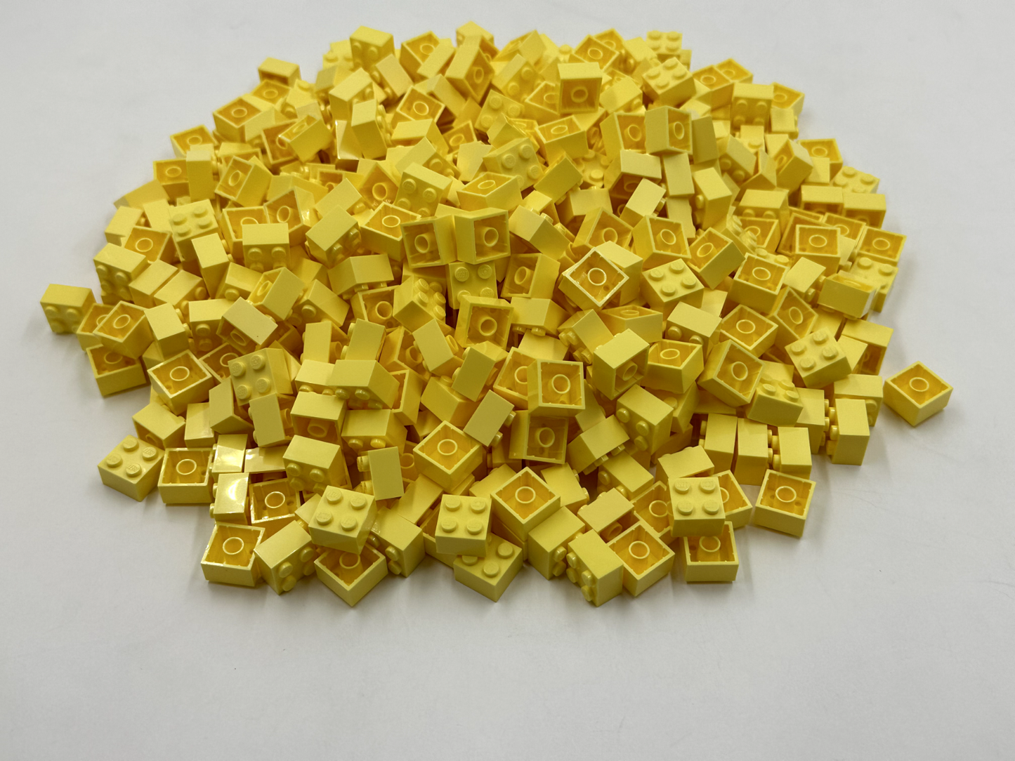 LEGO Pack of 100x New Bright Light Yellow Brick 2 x 2  BULK BRICKS