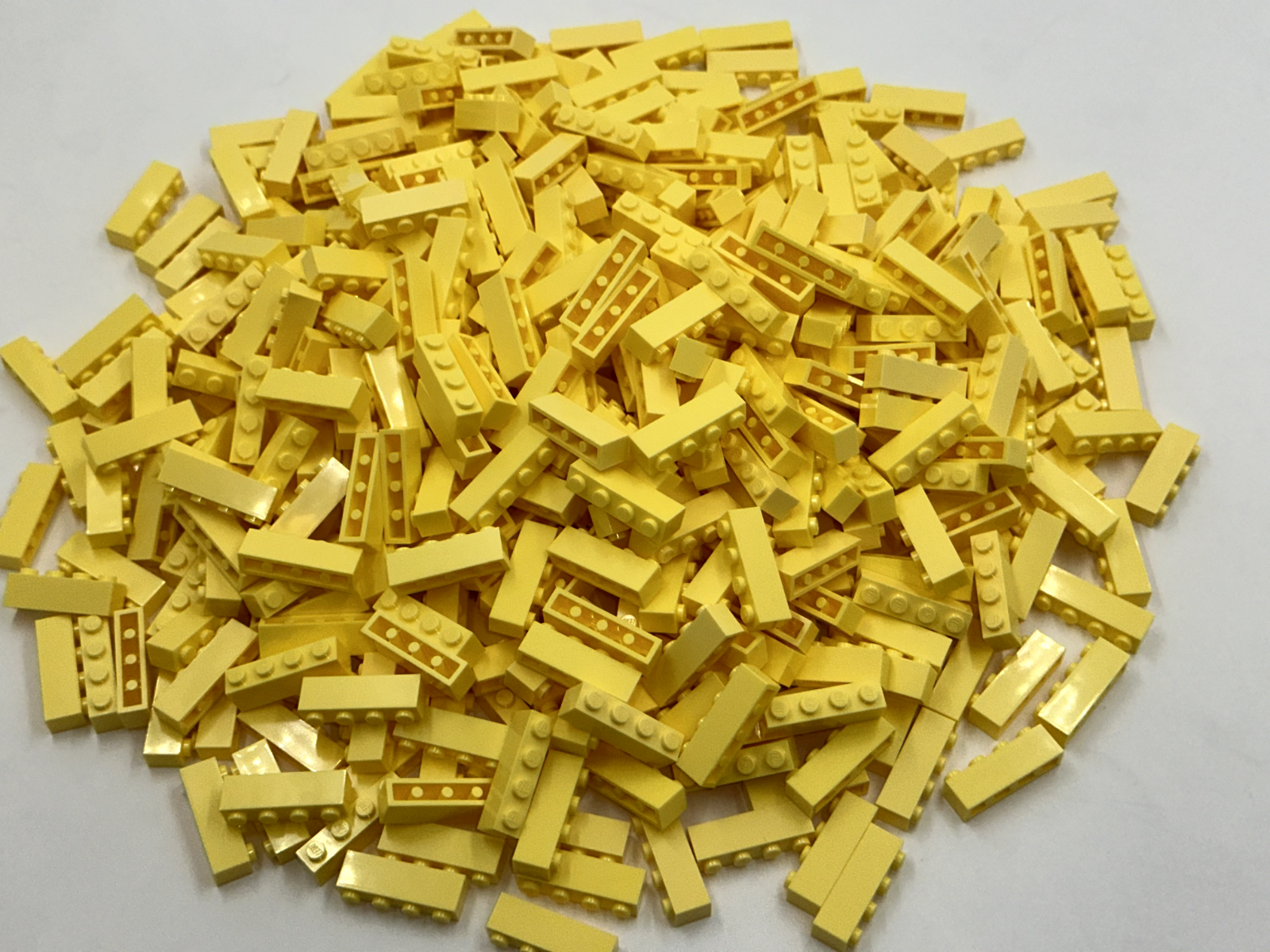 LEGO Pack of 100x New Bright Light Yellow Brick 1 x 4 BULK BRICKS